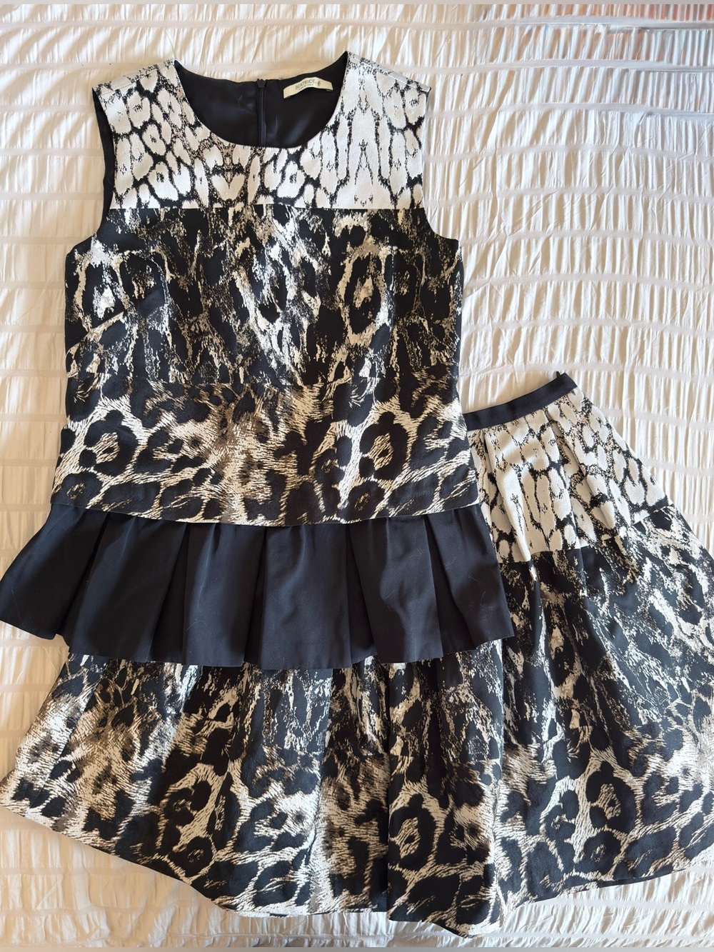 Beatrice .b Italy Mixed Animal Print Pleated 2 Pc Set Women’s US 4 Black Ivory